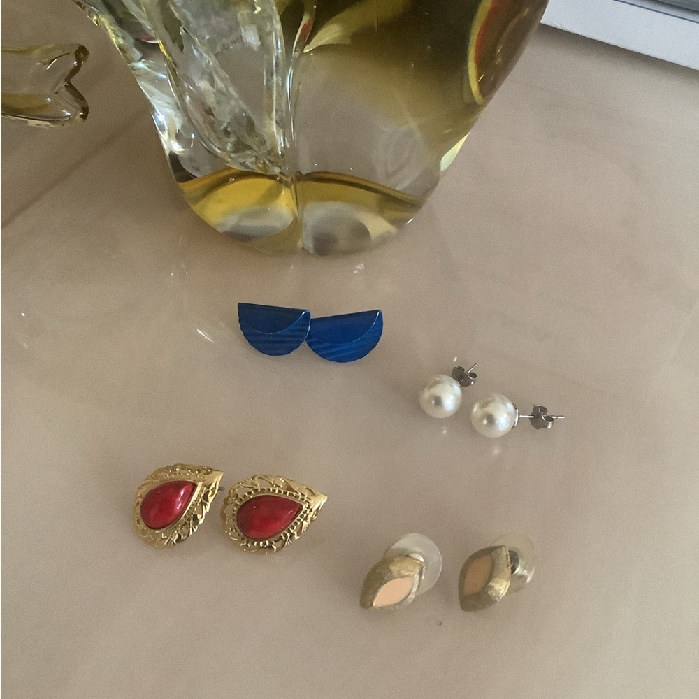 Earring bundle 4 pair red gold blue gold pearl all studded all have backs